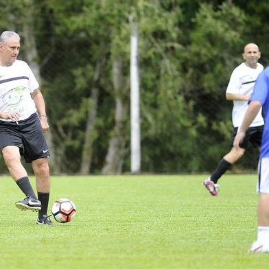  CAXIAS DO SUL, RS, BRASIL 20/12/2018Tite, técnico da Seleção Brasileira de Futebol em jogo no campo do Gianella em Caxiasdo Sul. Partida realizada para arrecadação de alimentos para a instituição Plantando o Bem. (Felipe Nyland/Agência RBS)