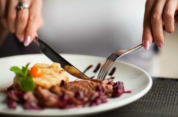 Bons Modos A Mesa Como Usar Garfo E Faca De Maneira Correta Donna