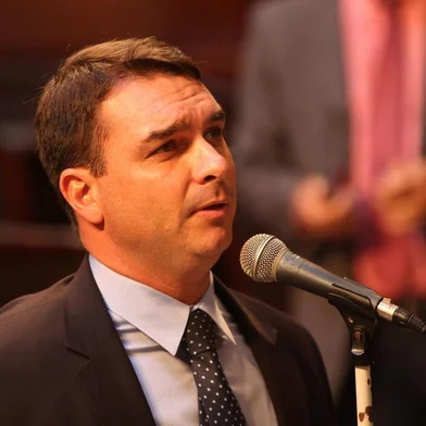  Flávio Bolsonaro na Alerj - Foto: Luis Gustavo/Divulgação/Alerj