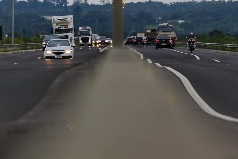  PORTO ALEGRE - BRASIL - BR-448 e BR-116 Cinco anos da Rodovia do Parque. A Rodovia do Parque completou cinco anos. Percorremos a rodovia para ver as condições em que ela se encontra e passar pela BR-116 para ver o impacto positivo no trânsito da Região Metropolitana.(FOTO: LAURO ALVES)