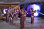 Fátima Bernardes dança Dona Summer no Encontro de Natal