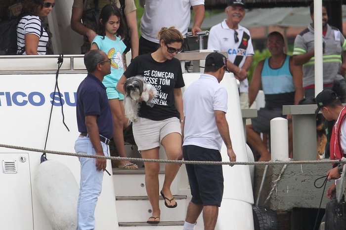 Resultado de imagem para Primeira-dama usa camiseta com frase de juÃ­za a Lula