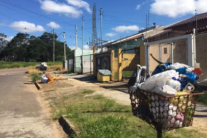 Lixo nas ruas de Alvorada