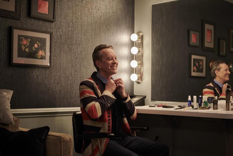 ACTOR-BUCHANAN-ART-LSPR-121818Richard E Grant backstage at The Late Late Show With James Corden in Los Angeles, Nov. 14, 2018. The actor is earning â and savoring â Oscar buzz for the first time in his career, for his work in âCan You Ever Forgive Me?â (Jake Michaels/The New York Times) Editoria: ELocal: LOS ANGELESIndexador: JAKE MICHAELSFonte: NYTNSFotógrafo: STR