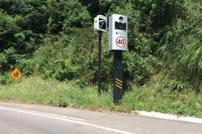 Contrato prevê controladores de velocidade em seis novos pontos da BR-116 e da BR-470, na Serra