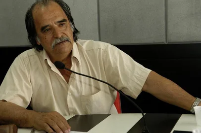 *** Almanaque/Gonçalves Calixto-Nereu ***Almanaque:Gonçalves Chaves Calixto,radialista da rádio Caxias.