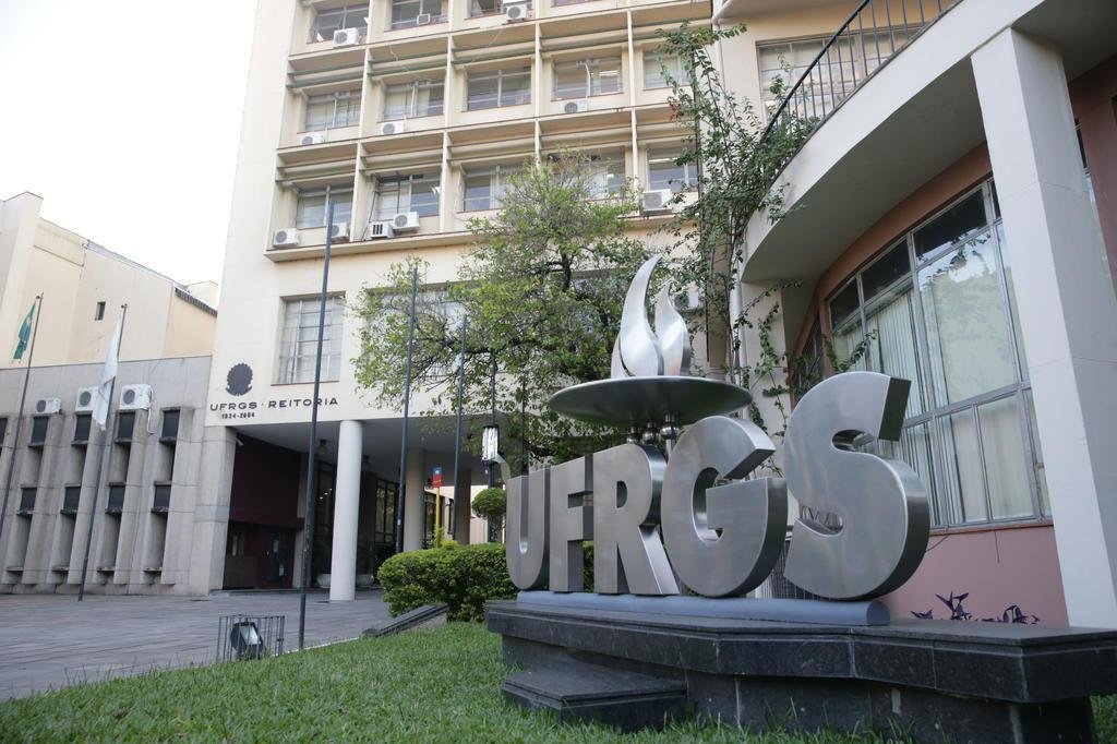 Pré-vestibular popular da UFRGS seleciona educadores voluntários - GZH