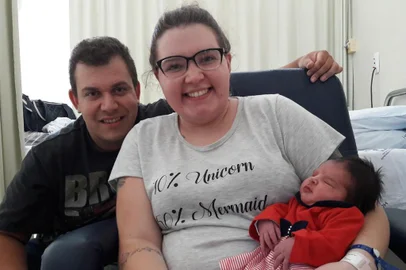 Pesando 2,915kg, Helena Fernandes da Costa foi a primeira caxiense a nascer em 2019.