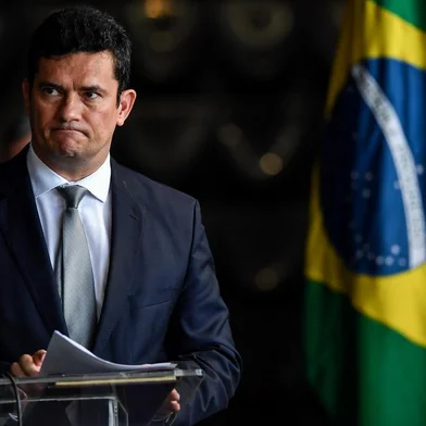  Brazils new Justice Minister Judge Sergio Moro delivers a speech during the ceremony to take office, a day after the swearing-in of the countrys new government, at the Justice Ministry in Brasilia, on January 2, 2019. - Brazils new far-right President Jair Bolsonaro declared a crusade against crime, corruption and leftwing ideology as he took office on January 1 for a four-year term at the helm of Latin Americas biggest nation. (Photo by Nelson ALMEIDA / AFP)Editoria: POLLocal: BrasíliaIndexador: NELSON ALMEIDASecao: governmentFonte: AFPFotógrafo: STF