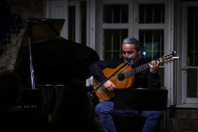  PORTO ALEGRE, RS, BRASIL, 07/12/2018: Demétrio Xavier apresenta as delicadas canções do disco Cantos do Sul no Café Fon FonIndexador: ISADORA NEUMANN