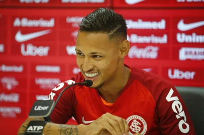  PORTO ALEGRE, RS, BRASIL, 04/01/2019 - Coletiva de apresentação do Neílton. (FOTOGRAFO: FÉLIX ZUCCO / AGENCIA RBS)
