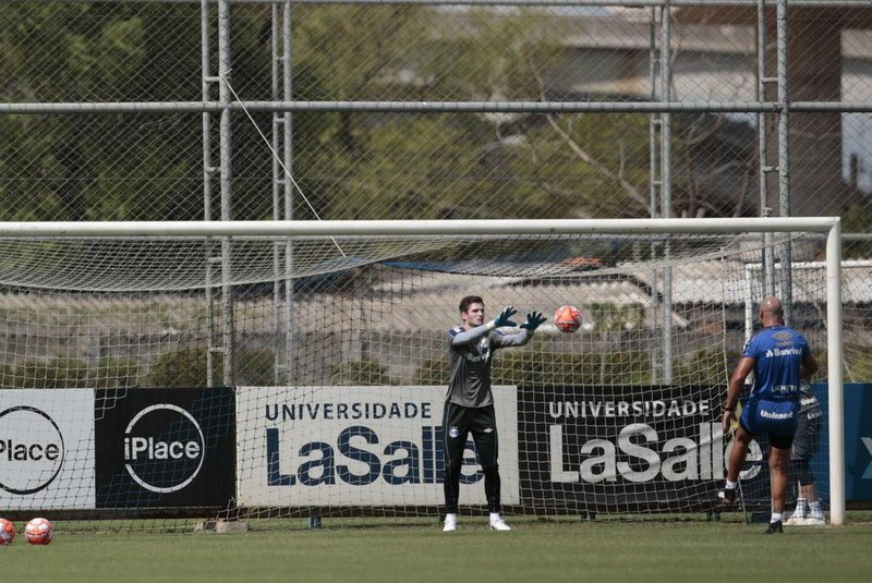 PORTO ALEGRE, RS, BRASIL, 06/01/2019 -  Treino de no goleiro Julio Cesar no Grêmio.(FOTOGRAFO: ANDRÉ ÁVILA / AGENCIA RBS)