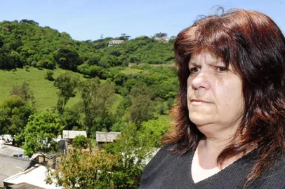  Loteamento Portinari. Maria Aparecida Stecca (foto), presidente da Amob do Portinari, luta para obter verbas federais e melhoarar o sistema habitacional do loteamento.