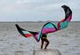 De kitesurfe a desenho de paisagem: verão na praia pode servir para aprender coisas novas