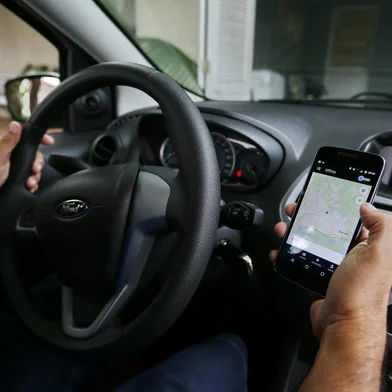 PORTO ALEGRE, RS, BRASIL, 08-01-2017. Motorista reclama do Uber. Ele prefere não ser identificado. (CARLOS MACEDO/AGÊNCIA RBS)