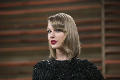 Taylor Swift arrives to the 2014 Vanity Fair Oscar Party on March 2, 2014 in West Hollywoo