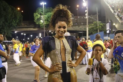 Font:agnews_foto_ensaio_tecnico_da_uda_tijuca_na_sapucai_20160128_1511_gImportação Donna