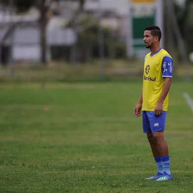  CAXIAS DO SUL, RS, BRASIL, 14/12/2018 - Equipe da Ser Caxias treina para jogo de terça feira. NA FOTO: lateral direito Muriel. (Marcelo Casagrande/Agência RBS)