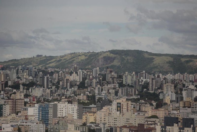  PORTO ALEGRE, RS, BRASIL - 2019.01.16 - Vista de cima da cidade de Porto Alegre, com bairros e prédios. Foto para ilustrar matérias sobre valores médios de IPTU da cidade. (Foto: ANDRÉ ÁVILA/ Agência RBS)Indexador: Andre Avila