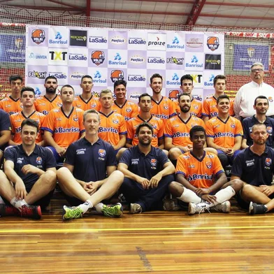  A APAV Canoas apresentou nesta semana o grupo que vai participar da Superliga B de vôlei, competição que se inicia em 19 de janeiro