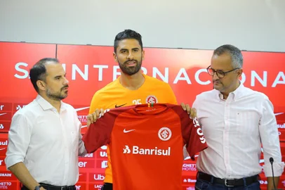  PORTO ALEGRE, RS, BRASIL, 18/01/2019- Apresentação de Santiago Tréllez novo jogador do Inter.(FOTOGRAFO: LAURO ALVES / AGENCIA RBS)