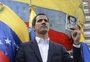 Líder da oposição se proclama presidente da Venezuela e é reconhecido pelos EUA
