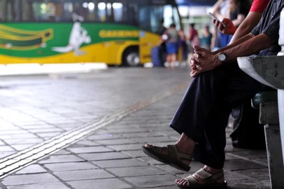  CAXIAS DO SUL, RS, BRASIL (25/01/2019)É possível viajar de graça de ônibus para dentro e fora do RS atendendo alguns critérios de idade e renda. Idosos com mais de 65 anos, por exemplo, não pagam passagem para as cidades da Região Metropolitana da Serra Gaúcha.  (Antonio Valiente/Agência RBS)