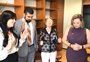 Joice Hasselmann faz culto em gabinete para "exorcizar" Lula
