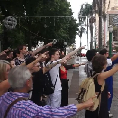 Cena do documentário Criações Poéticas
