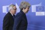  British Prime Minister Theresa May (R) is welcomed by European commission President Jean-Claude Juncker (L) ahead to a meeting on Brexit, on February 7, 2019 in Brussels. (Photo by François WALSCHAERTS / AFP)Editoria: POLLocal: BrusselsIndexador: FRANCOIS WALSCHAERTSSecao: diplomacyFonte: AFPFotógrafo: STR