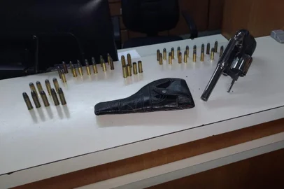 Armamento apreendido após tentativa de homicídio em Bento Gonçalves