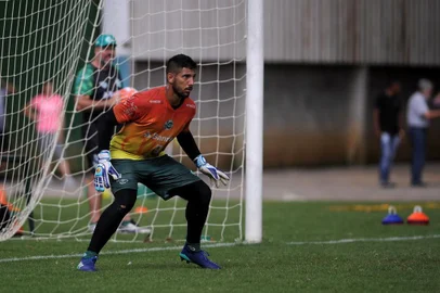  CAXIAS DO SUL, RS, BRASIL, 08/01/2019 - Equipe do Juventude se prepara para jogo-treino contra o Criciúma. NA FOTO: goleiro Marcelo Carné. (Marcelo Casagrande/Agência RBS)