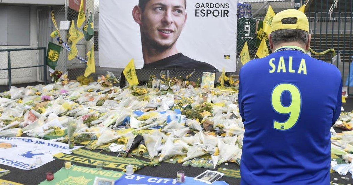 Corpo de Emiliano Sala chega à Argentina para funeral e homenagens