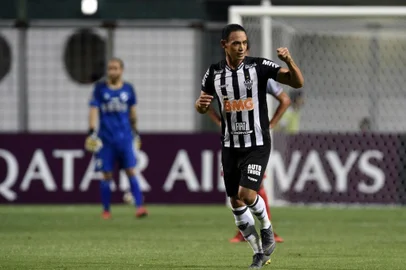  Ricardo Oliveira of Brazils Atletico Mineiro, celebrates his goal against Uruguays Danubio, during their 2019 Copa Libertadores football match, held at Independencia stadium, in Belo Horizonte, Brazil, on February 12, 2019. (Photo by DOUGLAS MAGNO / AFP)Editoria: SPOLocal: Belo HorizonteIndexador: DOUGLAS MAGNOSecao: soccerFonte: AFPFotógrafo: STR