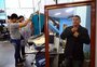 Iniciativa do Sine doa roupas para quem busca um novo emprego