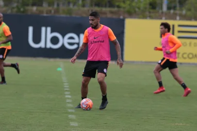 treino - inter - ct parque gigante - porto alegre- paolo guerrero