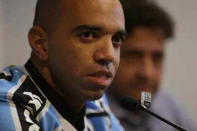  PORTO ALEGRE, RS, BRASIL - 13/02/2019 - Apresentação do atacante Diego Tardelli pelo Grêmio no CT Luiz Carvalho.