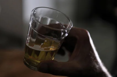  CAXIAS DO SUL, RS, BRASIL, 15/02/2019 - Produção de fotos para ilustrar reportagem sobre alcoolismo. (Marcelo Casagrande/Agência RBS)
