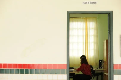  Matéria sobre inclusão escolar na Escola de Educação Básica Nereu Ramos para o caderno DC na Sala de Aula.Na foto:Gustavo Farias Medeiros, 13 anos, aluno cego que estuda na escola Nereu Ramos, em Santo Aamaro da Imperatriz