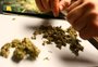 Uso de maconha na adolescência aumenta risco de suicídio, diz estudo