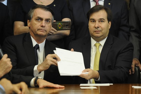 Bolsonaro entrega proposta de reforma da Previdência 