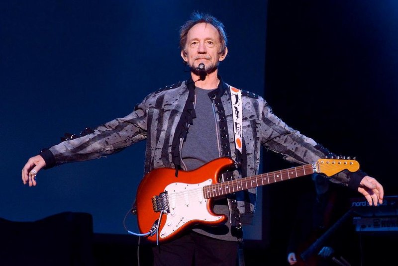 (FILES) In this file photo taken on November 10, 2012, musician Peter Tork of The Monkees performs in Los Angeles, California. - Tork died on February 21, 2019, according to  a post on his Facebook page and confirmed by his siter Anne Thorkelson. The post did not indicate where or how Tork died. He was 77. (Photo by Noel Vasquez / GETTY IMAGES NORTH AMERICA / AFP)