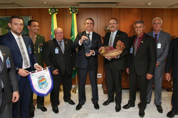 Bolsonaro recebe convite da Aurora