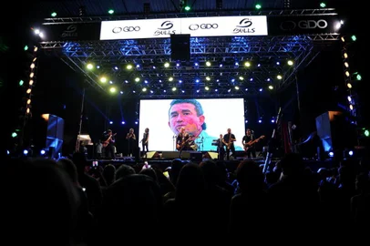  CAXIAS DO SUL, RS, BRASIL. (02/03/2019)Show de Amado Batista nos pavilhões da festa da Uva. (Antonio Valiente/Agência RBS)