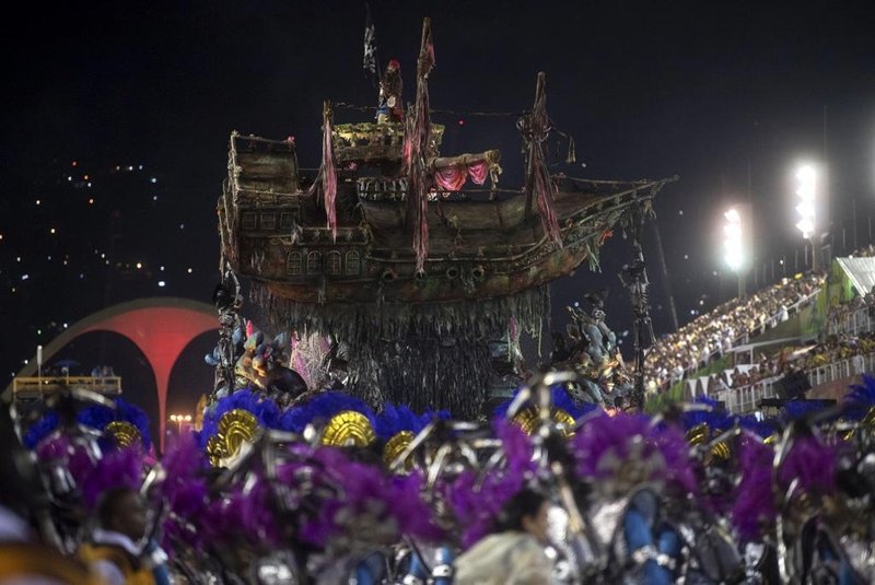  Members of the Viradouro samba school perform during the first night of Rios Carnival at the Sambadrome in Rio de Janeiro, Brazil, on March 3, 2019. (Photo by Mauro Pimentel / AFP)Editoria: ACELocal: Rio de JaneiroIndexador: MAURO PIMENTELSecao: culture (general)Fonte: AFPFotógrafo: STF
