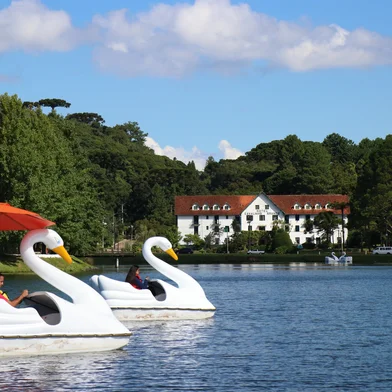 Pedalinhos no Lago São Bernardo, em São Francisco de Paula