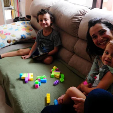  CAXIAS DO SUL, RS, BRASIL 07/03/2019Michele Bonato, mãe do Vicente e da Aurora largou o emprego para cuidar dos filhos. Trabalhava como fisioterapeuta e administradora. Matéria especial do dia da Mulher (Felipe Nyland/Agência RBS)