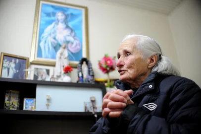 CAXIAS DO SUL, RS, BRASIL 15/06/2016Dona Ivone Mazzochi Bachi, mãe de Tite, comemora a ida do filho para a Seleção Brasileira. (Felipe Nyland/Agência RBS)