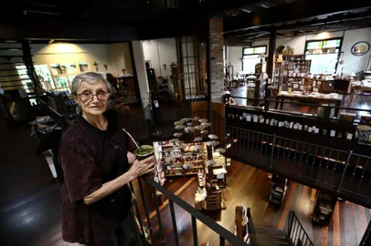  SÃO FRANCISCO DE PAULA, RS, BRASIL, 25/02/2019: Livraria Miragem, idealizadora pela professora de história aposentada, Luciana Olga Soares. Reportagem sobre como sobrevivem as livrarias do interior (FOTOGRAFO: CARLOS MACEDO / AGENCIA RBS)