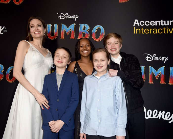 FOTOS: Angelina Jolie posa com os filhos no tapete vermelho de Dumbo